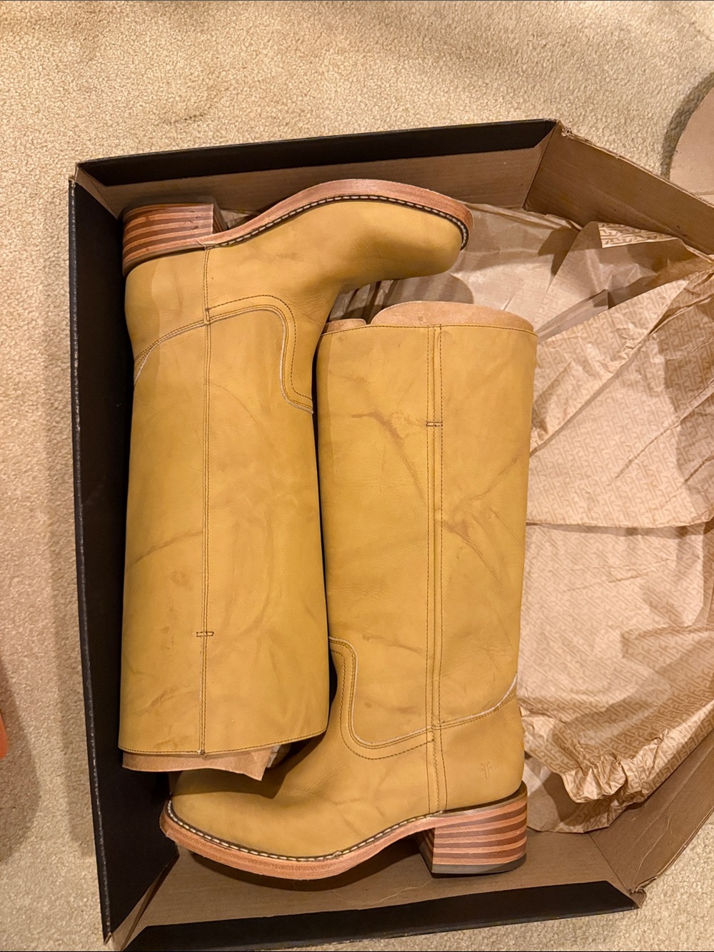 Frye Campus 14L Tall Leather Boots in Banana size 9